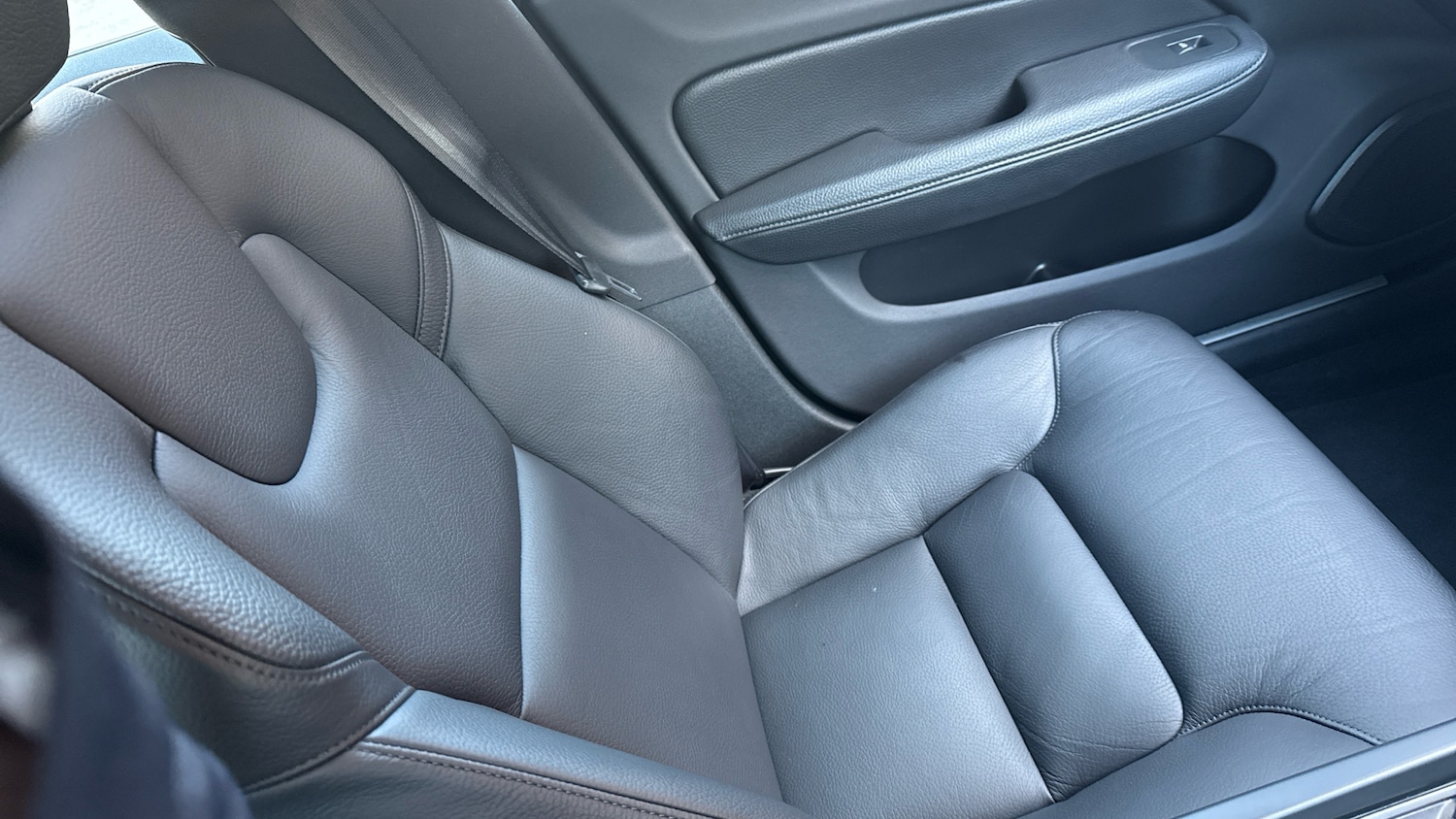 Used Volvo V60 2020 for sale - 76653227: Photo 33