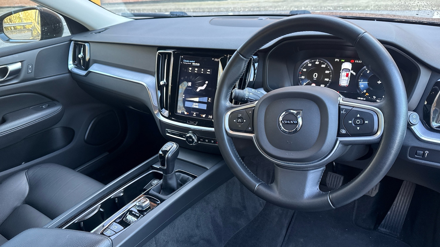 Used Volvo V60 2020 for sale - 76653227: Photo 4