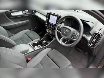 Used Volvo XC40 2025 for sale - 78991915: Photo