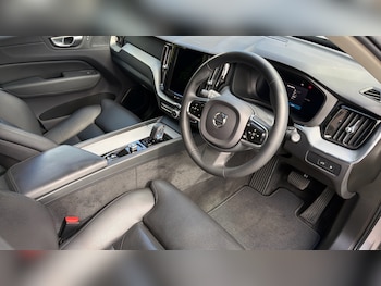Used Volvo XC60 2023 for sale - 79515958: Photo