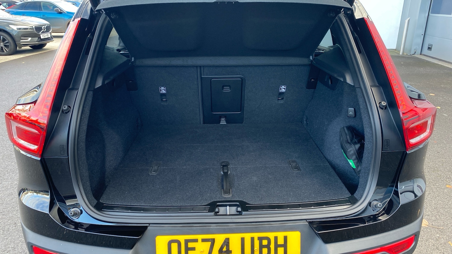 Used Volvo XC40 2025 for sale - 76653258: Photo 17