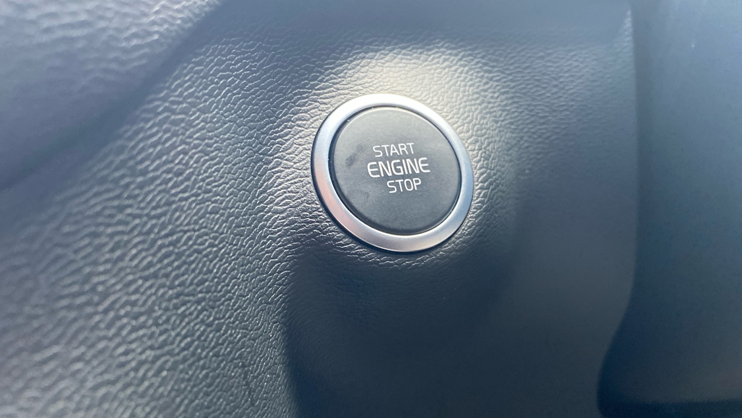 Used Volvo XC40 2025 for sale - 76653258: Photo 23