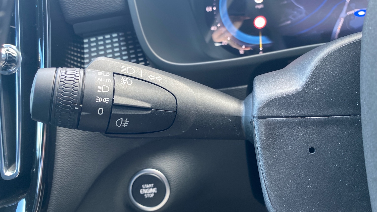 Used Volvo XC40 2025 for sale - 76653258: Photo 24