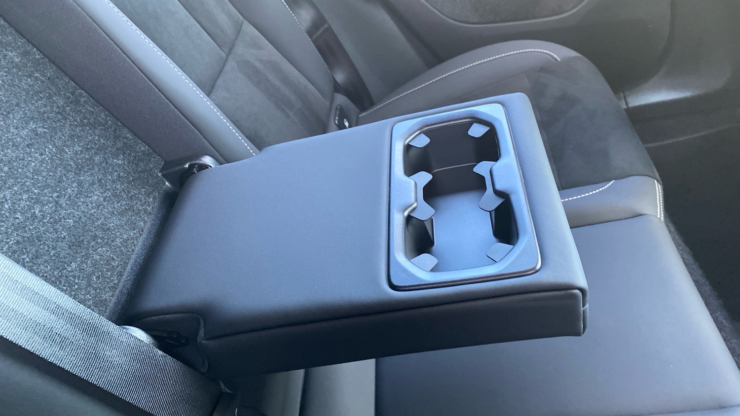 Used Volvo XC40 2025 for sale - 76653258: Photo 26