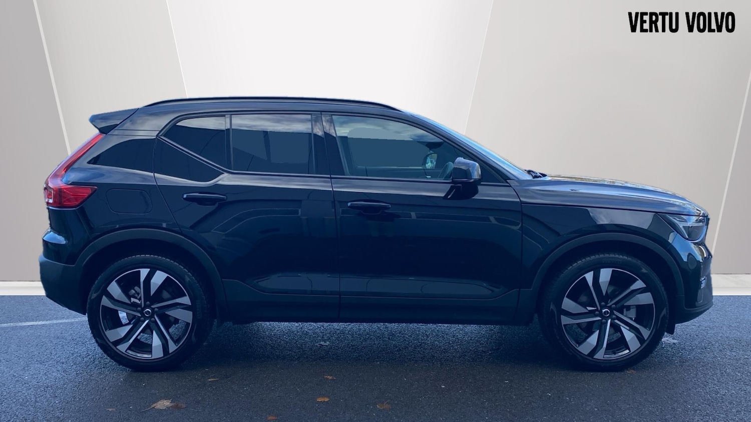 Used Volvo XC40 2025 for sale - 76653258: Photo 3