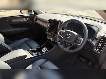 Used Volvo XC40 2023 for sale - 79596425: Photo
