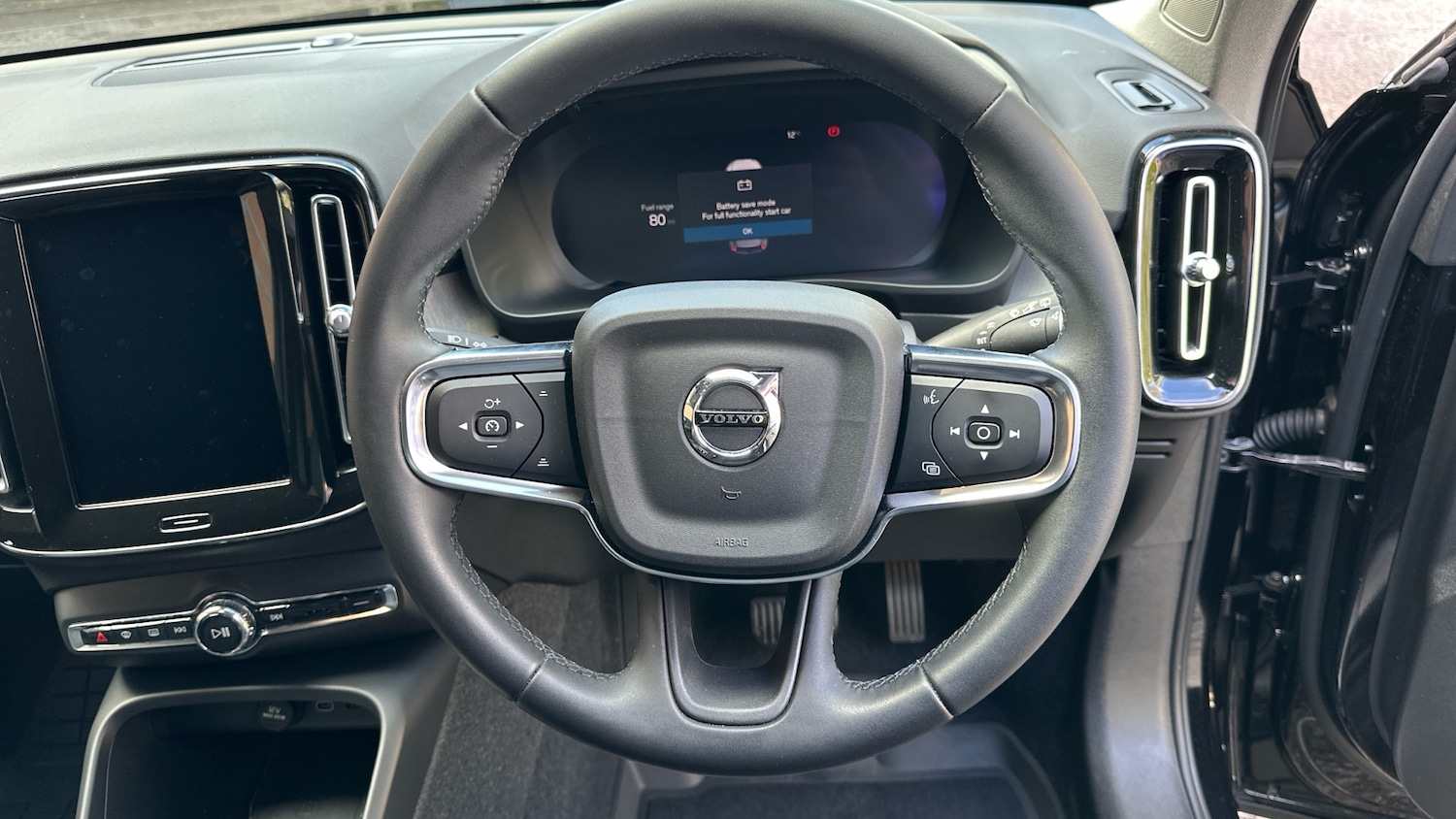 Used Volvo XC40 2023 for sale - 78080483: Photo 10