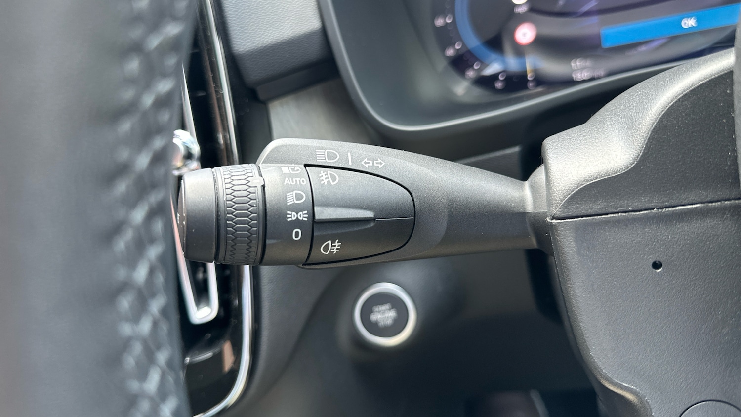 Used Volvo XC40 2023 for sale - 78080483: Photo 19