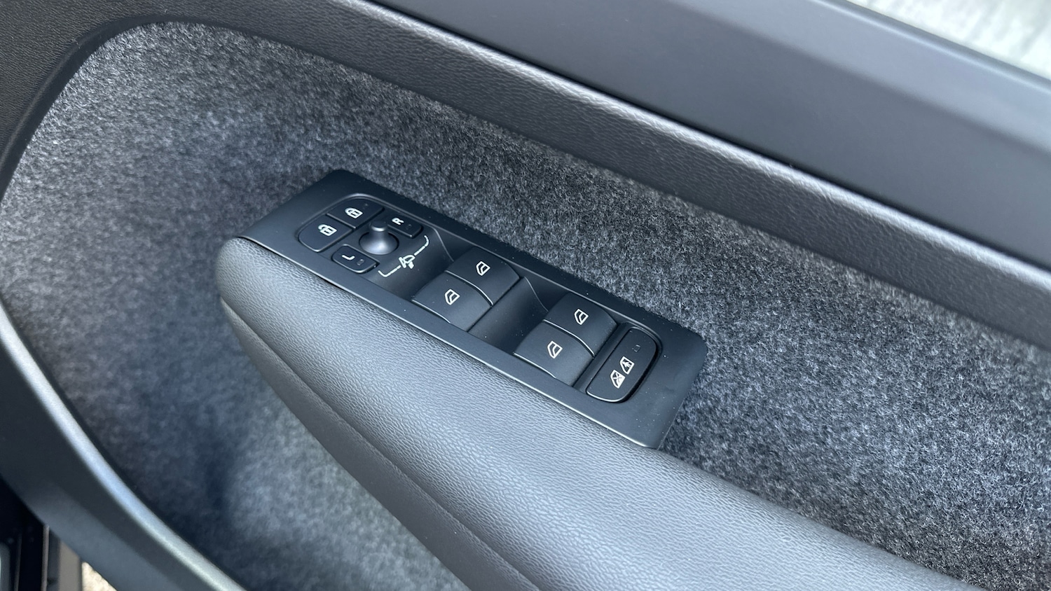 Used Volvo XC40 2023 for sale - 78080483: Photo 23