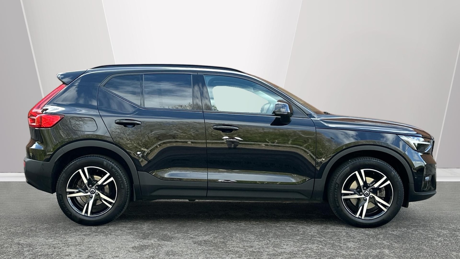 Used Volvo XC40 2023 for sale - 78080483: Photo 3