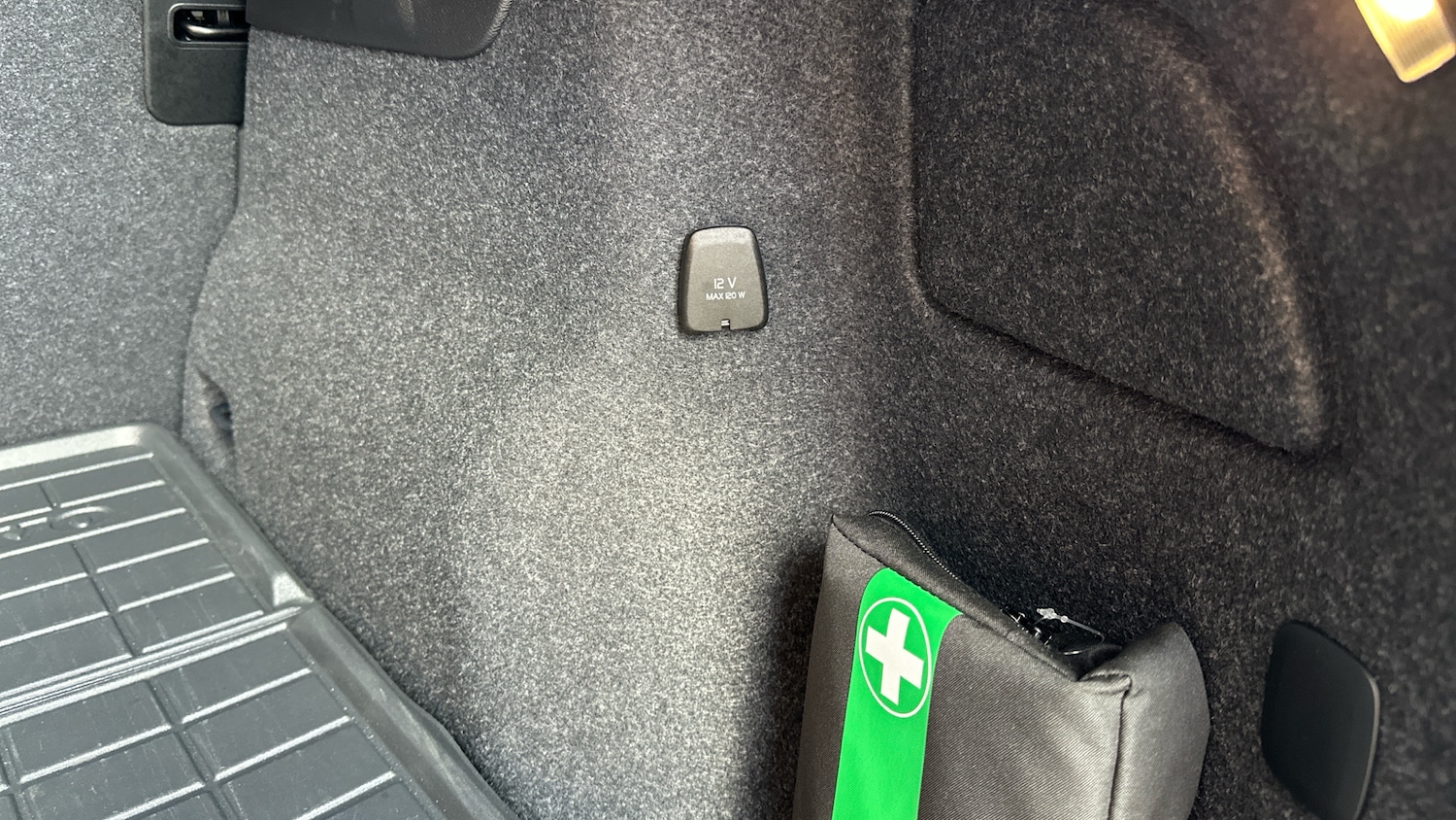 Used Volvo XC40 2023 for sale - 78080483: Photo 35