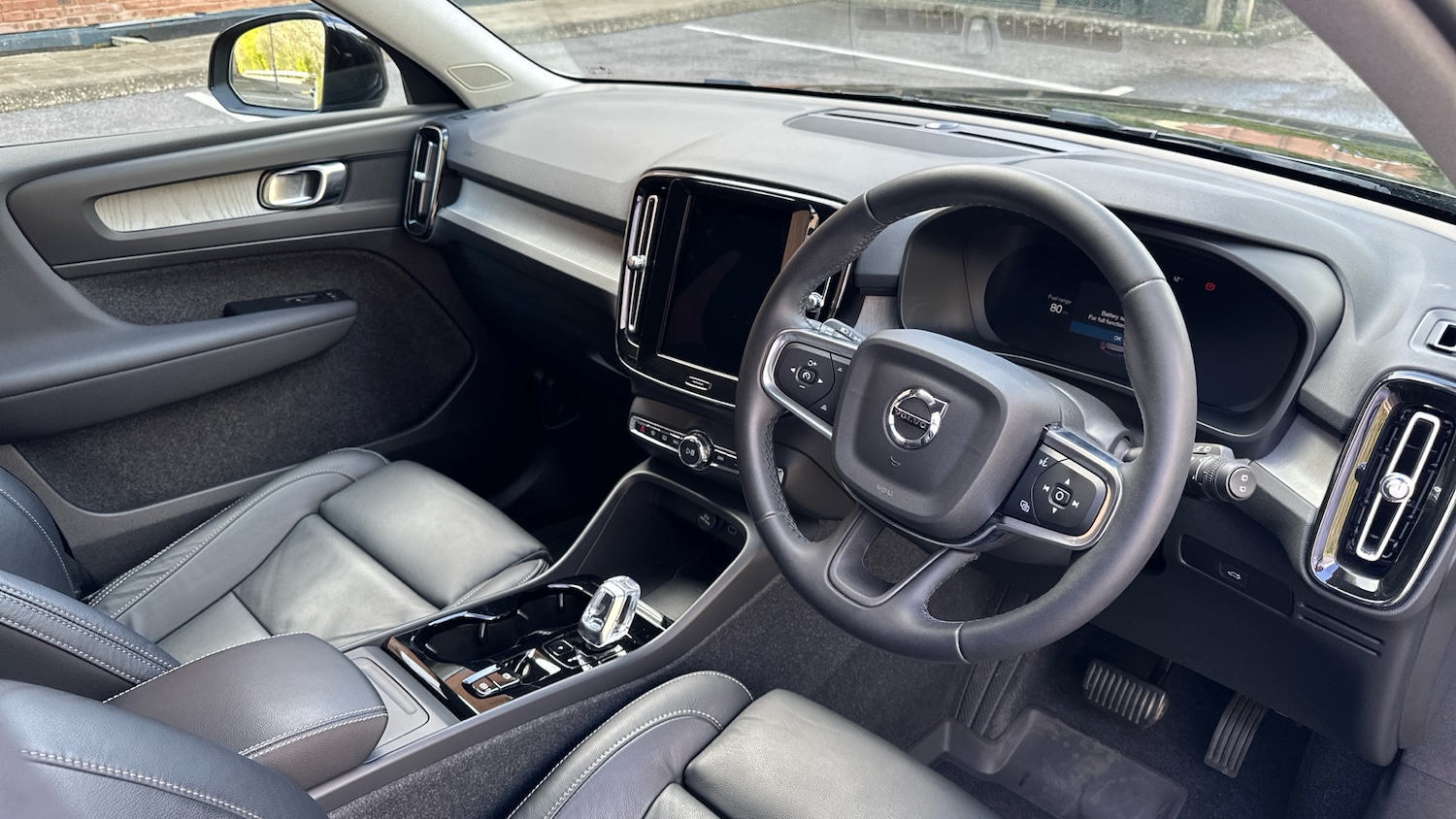 Used Volvo XC40 2023 for sale - 78080483: Photo 4