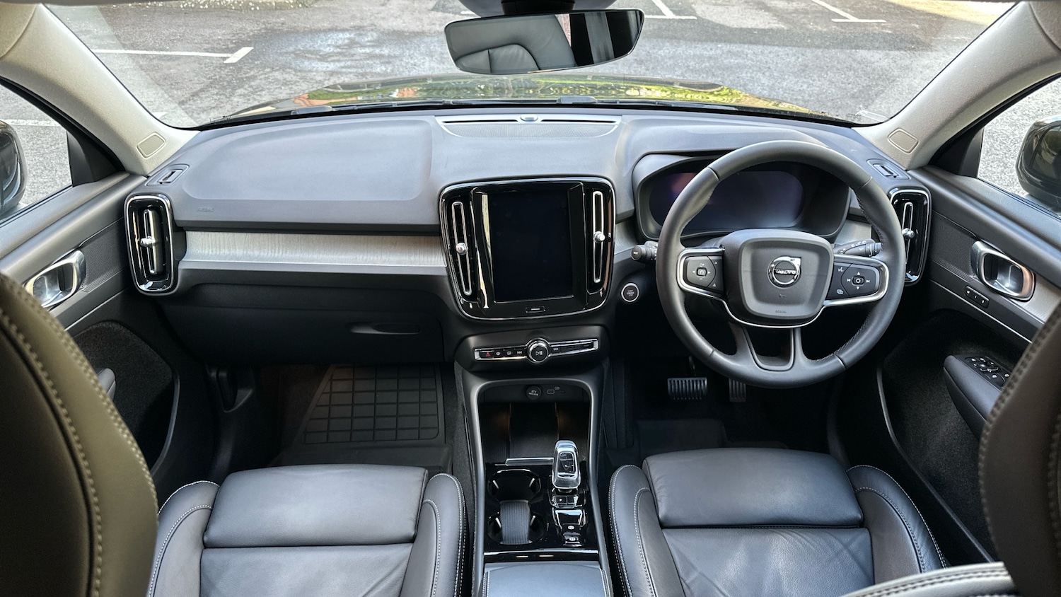 Used Volvo XC40 2023 for sale - 78080483: Photo 5