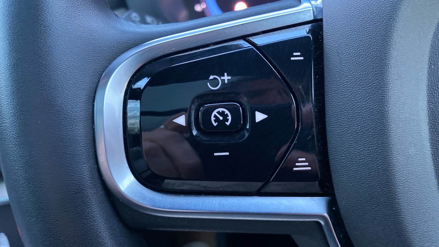 Used Volvo XC60 2023 for sale - 77435613: Photo 16