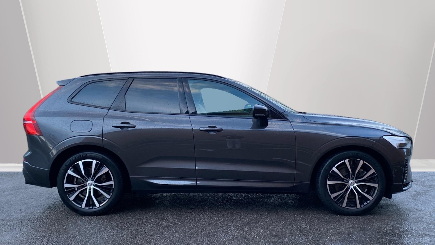 Used Volvo XC60 2023 for sale - 77435613: Photo 3