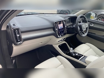Used Volvo XC40 2025 for sale - 76038167: Photo