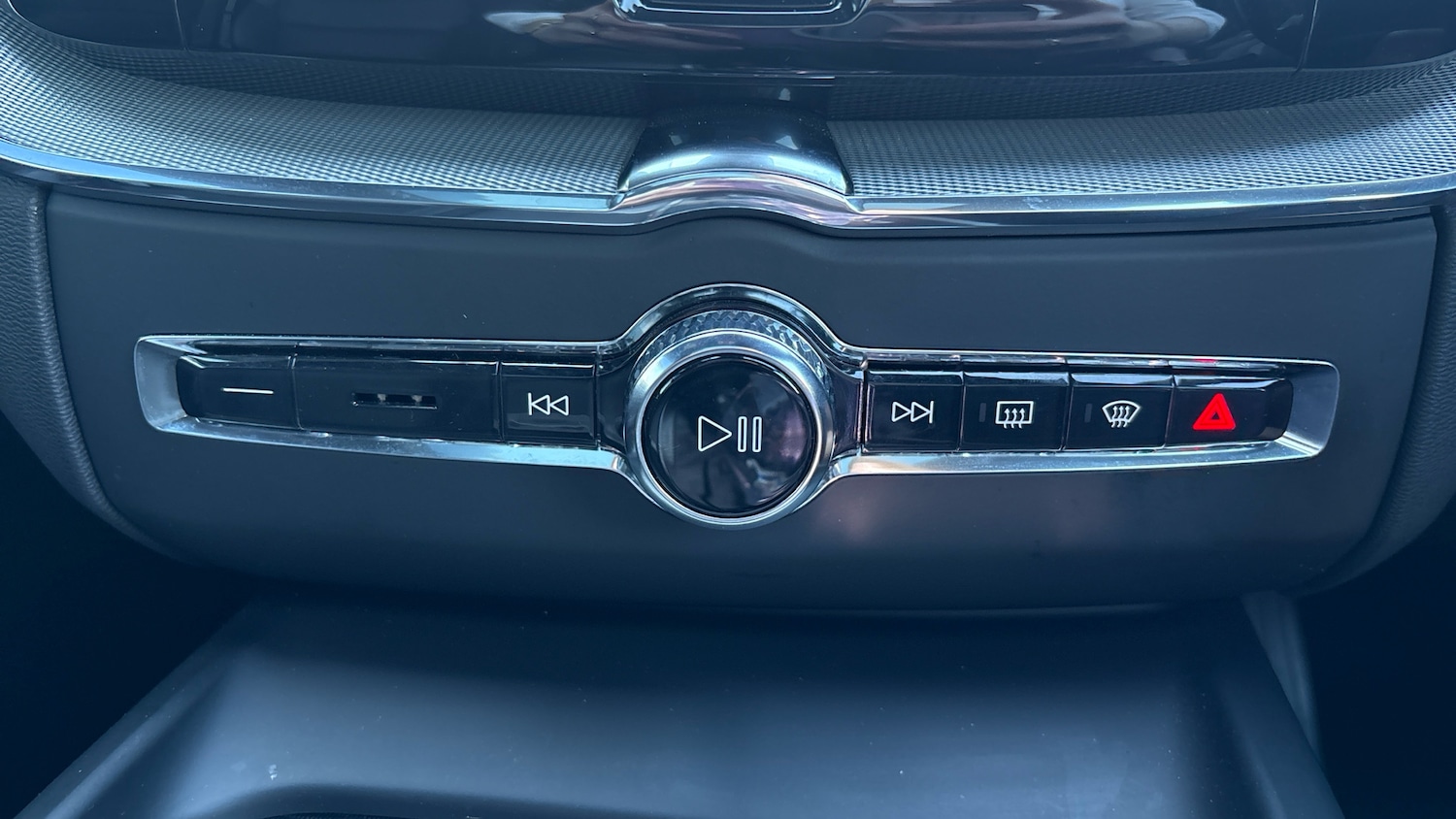 Used Volvo XC60 2025 for sale - 78004275: Photo 40