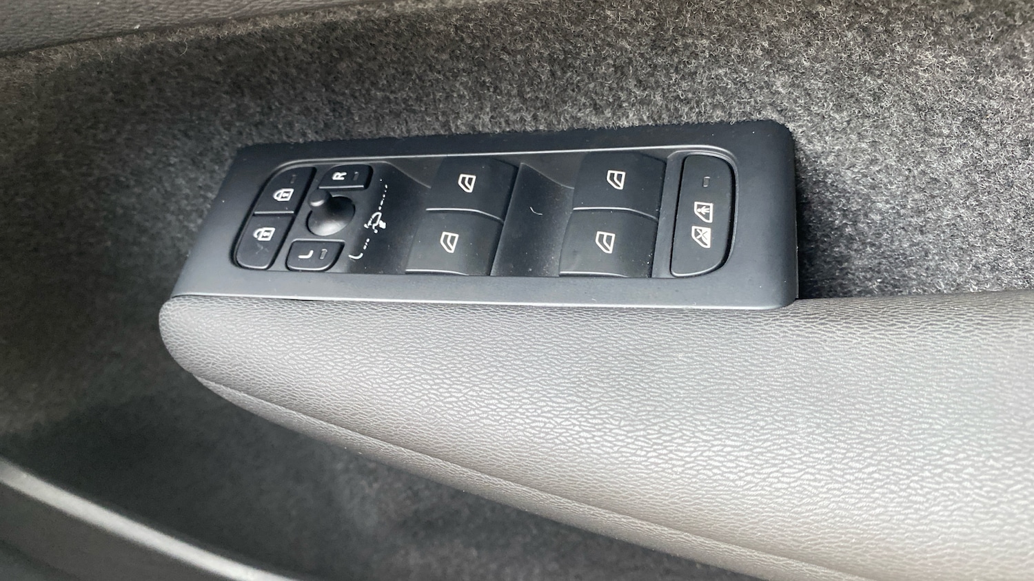 Used Volvo XC40 2022 for sale - 76653248: Photo 22