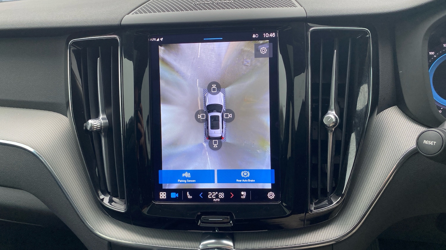 Used Volvo XC60 2023 for sale - 76653225: Photo 17