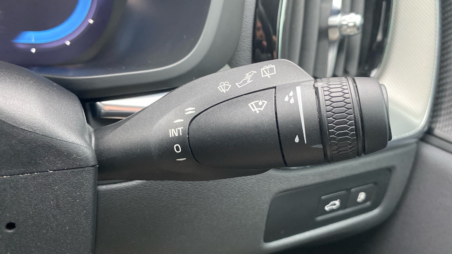 Used Volvo XC60 2023 for sale - 76653225: Photo 19