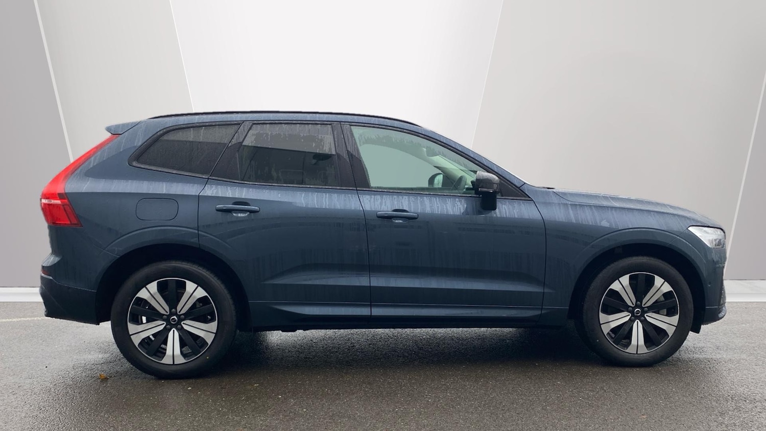 Used Volvo XC60 2023 for sale - 76653225: Photo 3