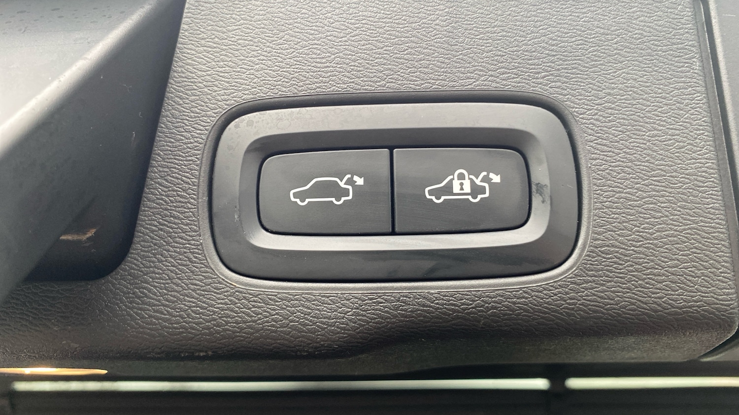 Used Volvo XC60 2023 for sale - 76653225: Photo 30