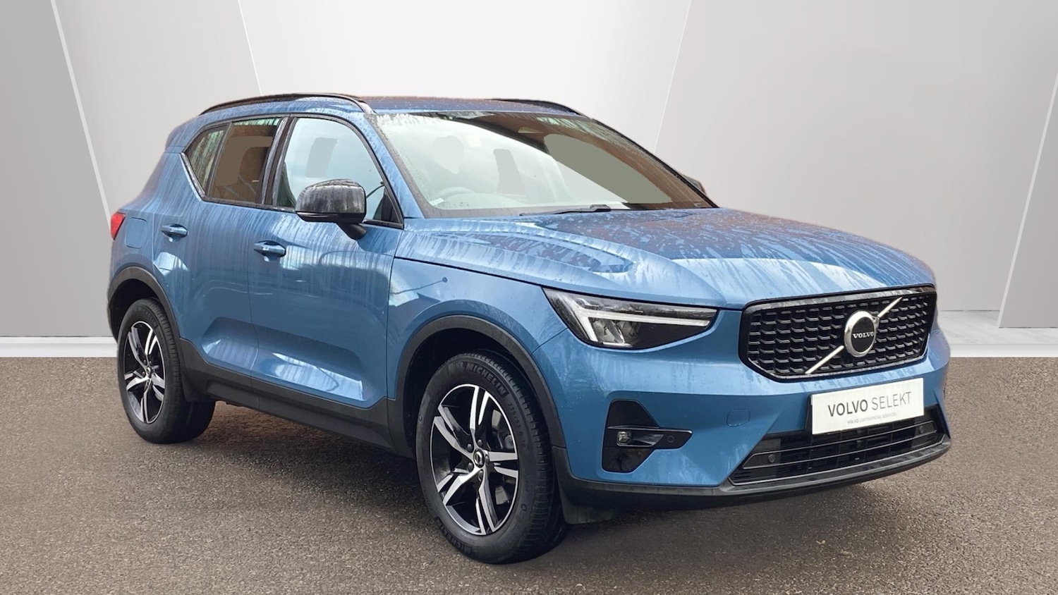 Used Volvo XC40 2023 for sale - 76963204: Photo 1