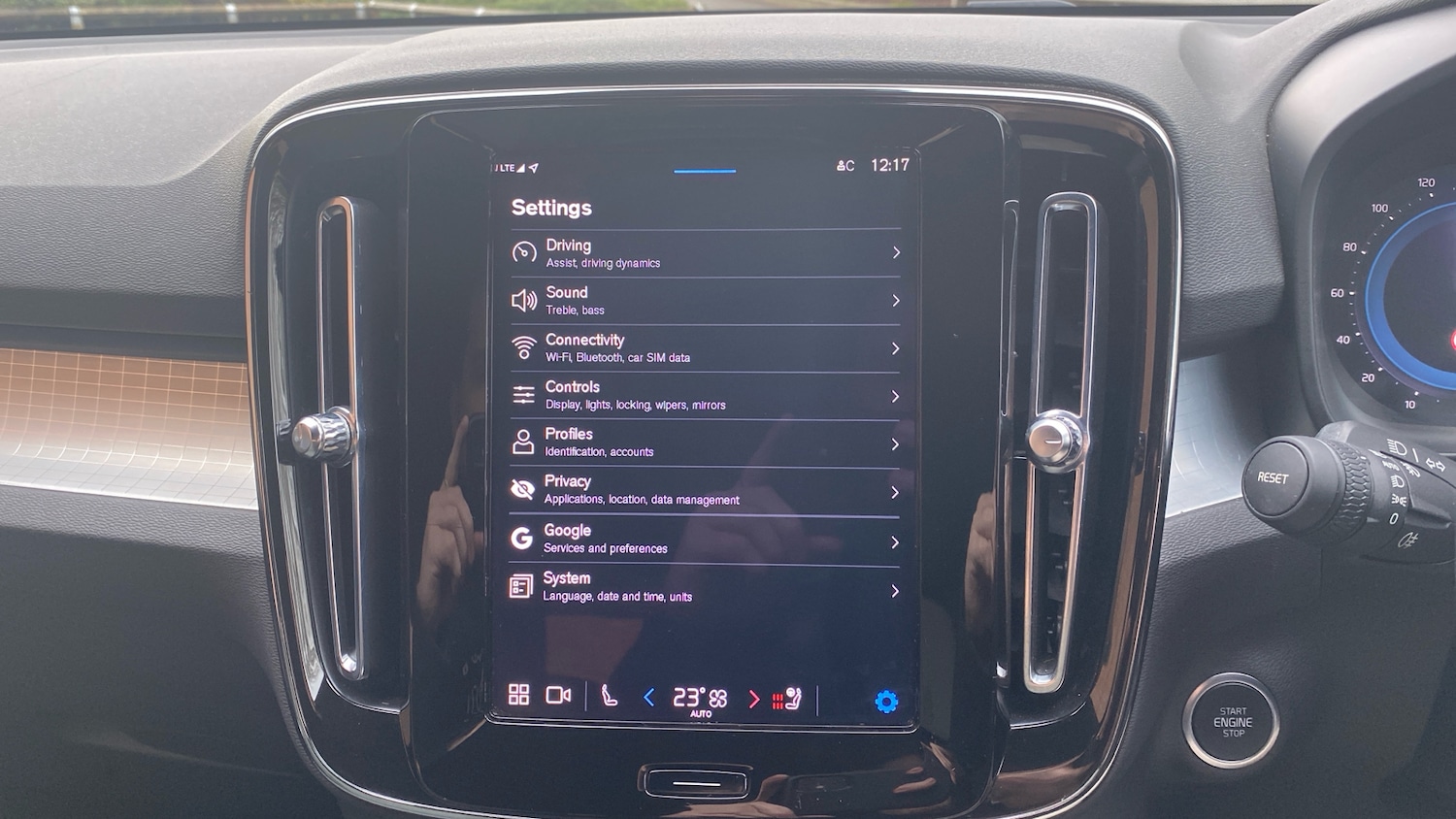 Used Volvo XC40 2023 for sale - 76963204: Photo 15