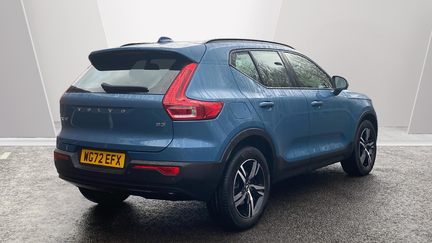 Used Volvo XC40 2023 for sale - 76963204: Photo 2