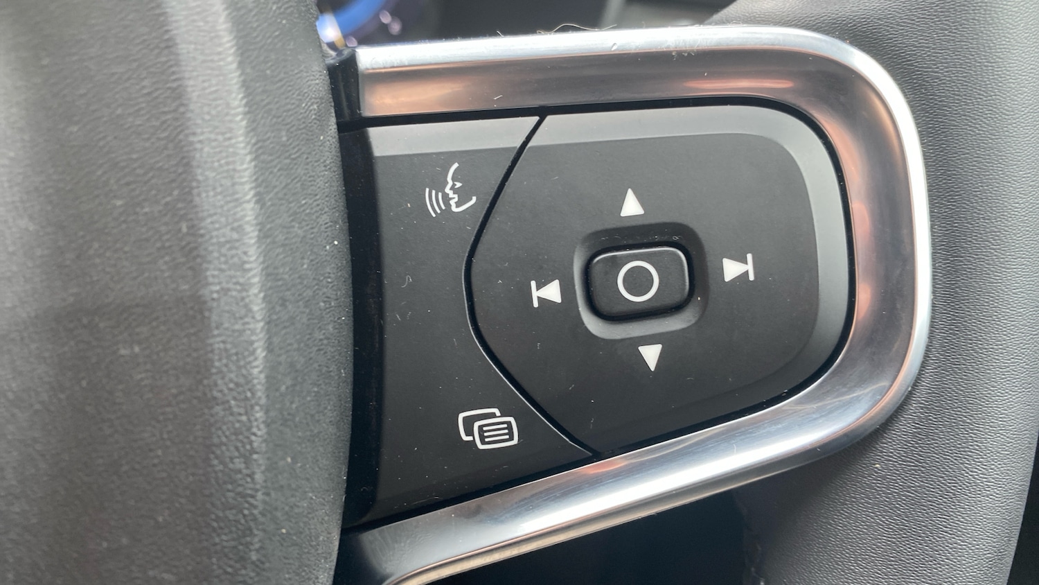 Used Volvo XC40 2023 for sale - 76963204: Photo 20