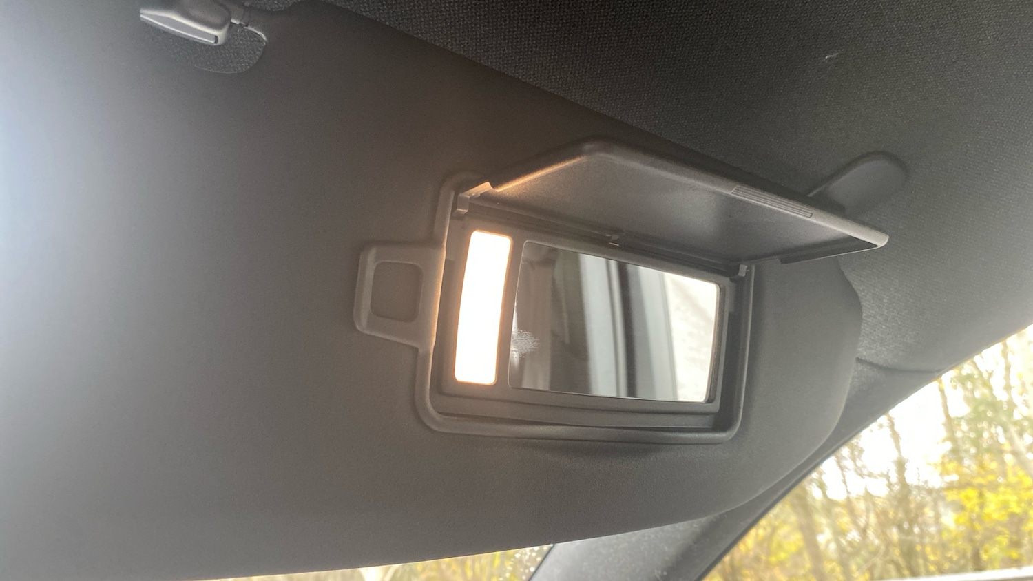 Used Volvo XC40 2023 for sale - 76963204: Photo 29