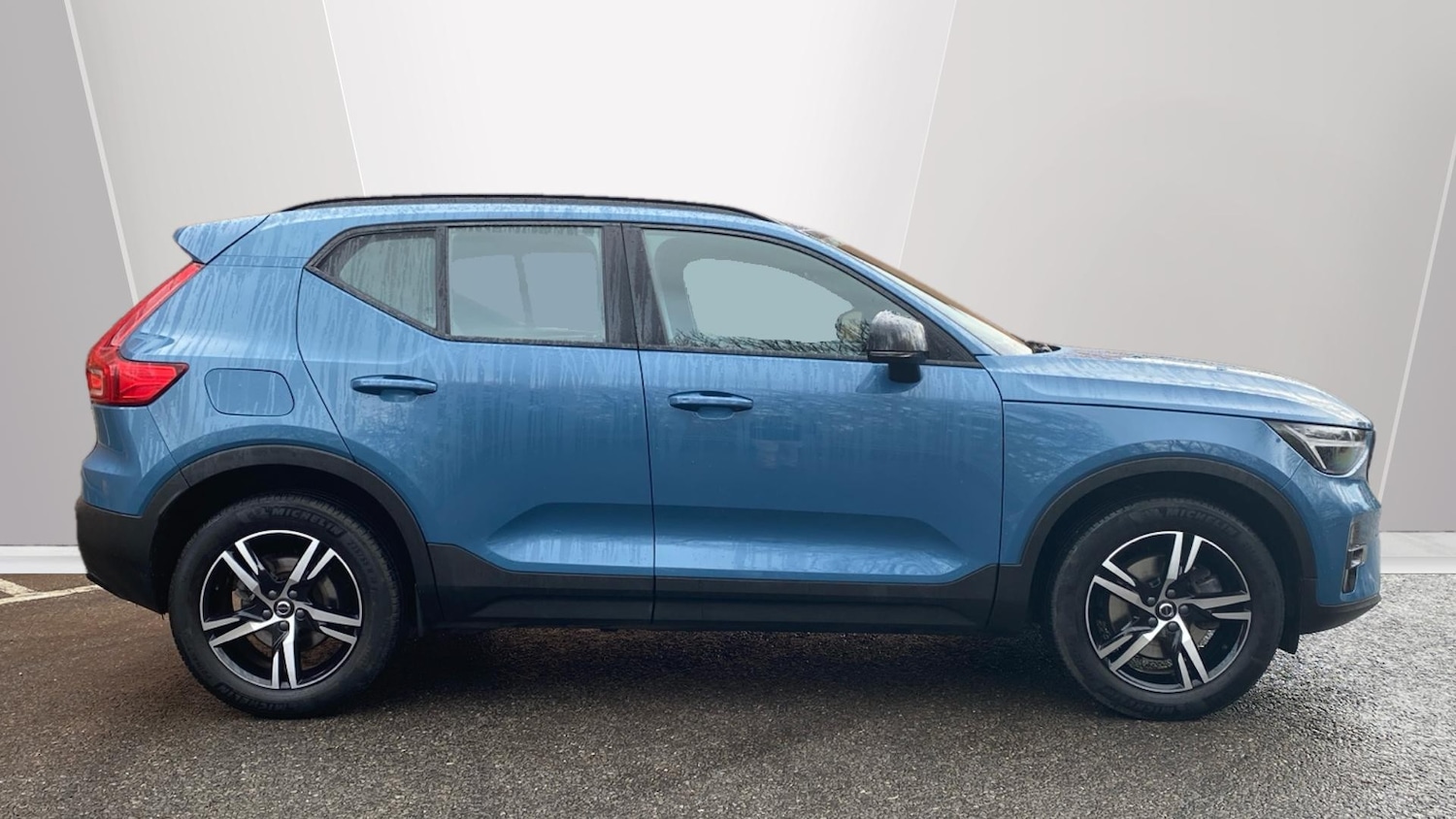 Used Volvo XC40 2023 for sale - 76963204: Photo 3