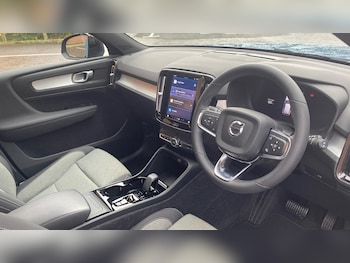 Used Volvo XC40 2023 for sale - 76963204: Photo