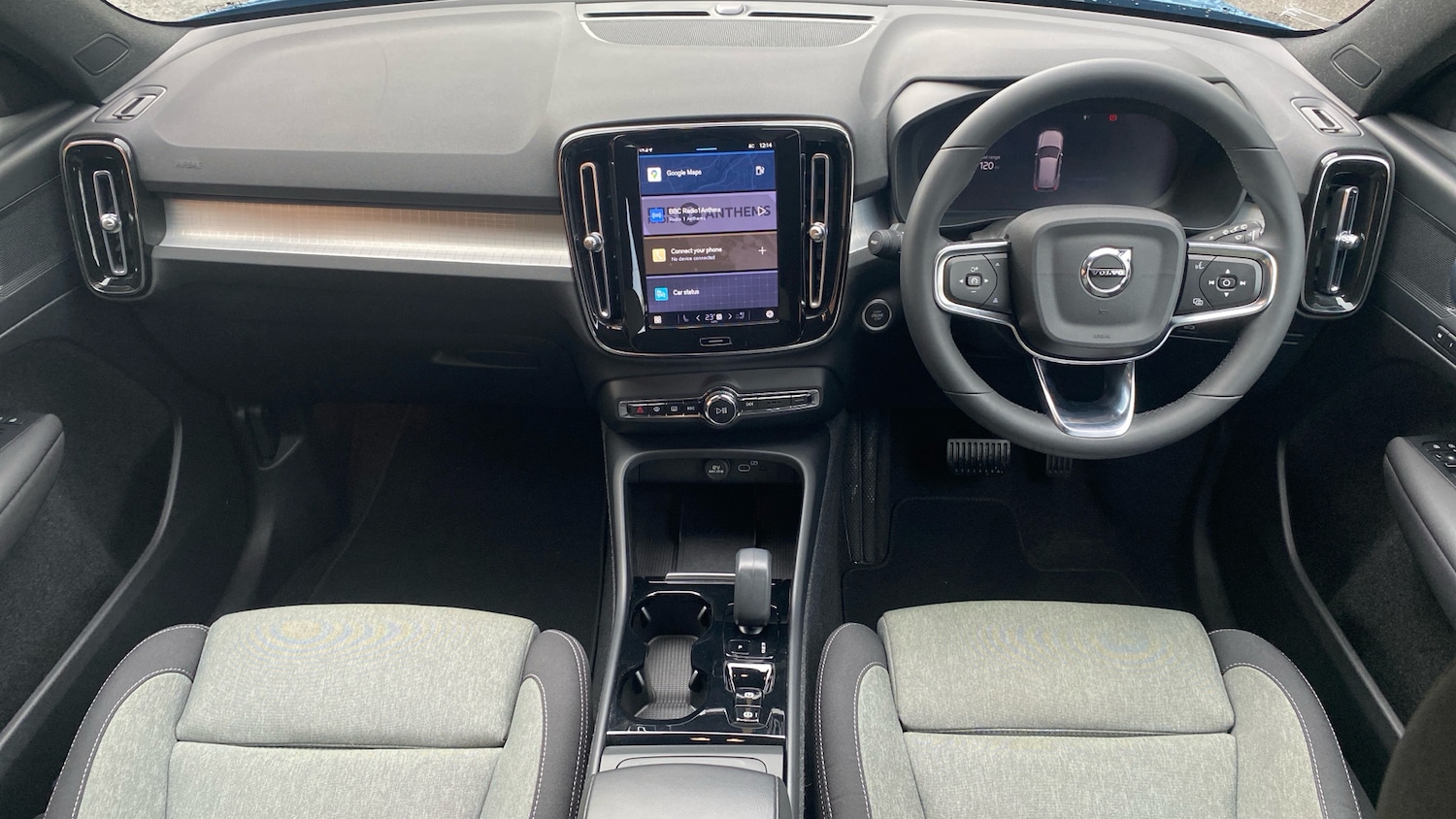 Used Volvo XC40 2023 for sale - 76963204: Photo 5