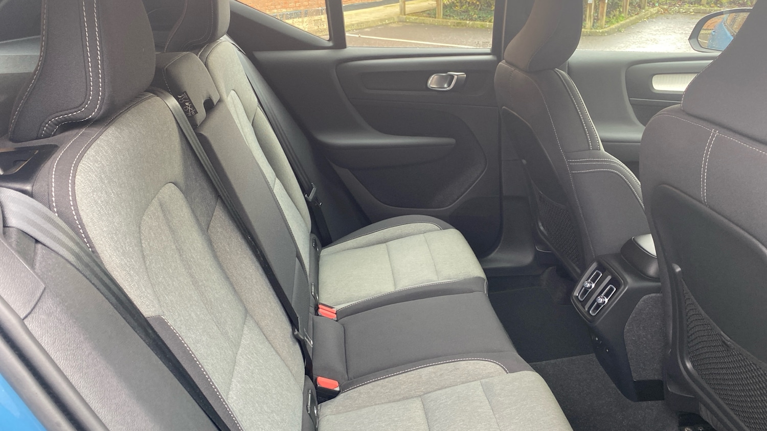 Used Volvo XC40 2023 for sale - 76963204: Photo 6