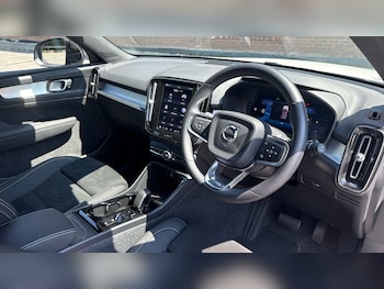 Used Volvo XC40 2025 for sale - 79140494: Photo