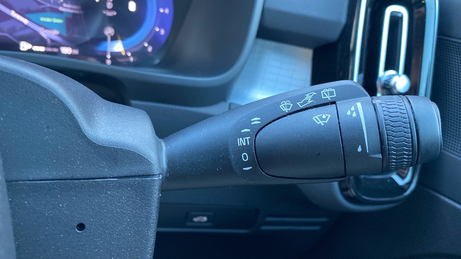 Used Volvo XC40 2022 for sale - 77184801: Photo 20