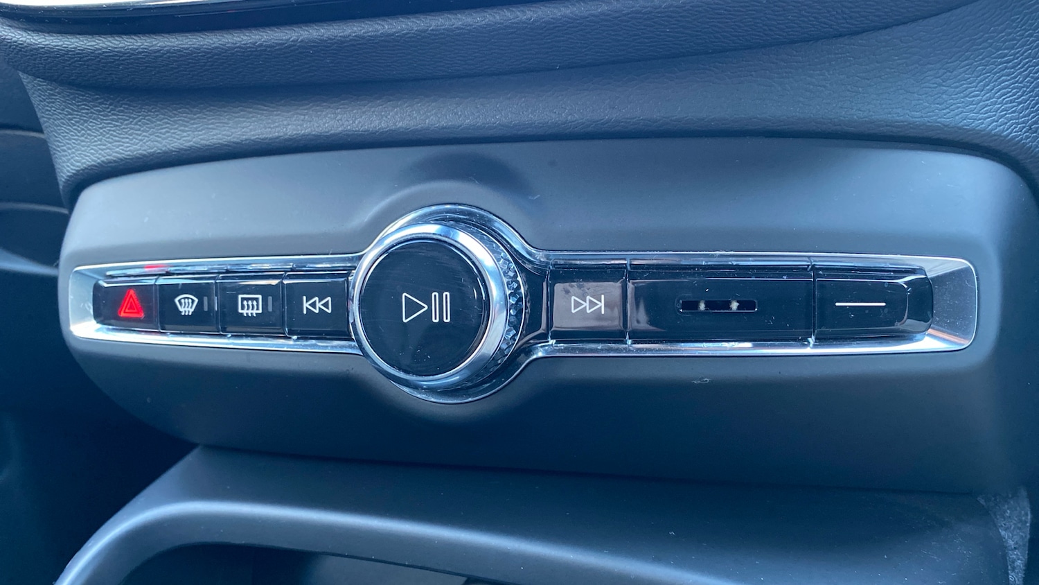 Used Volvo XC40 2022 for sale - 77184801: Photo 33