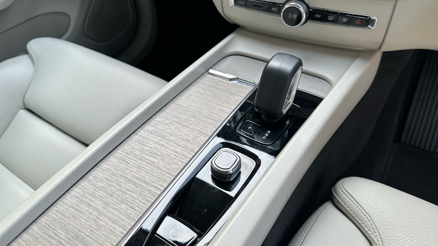 Used Volvo XC60 2022 for sale - 77983859: Photo 24