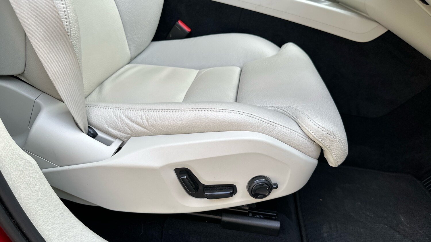 Used Volvo XC60 2022 for sale - 77983859: Photo 28