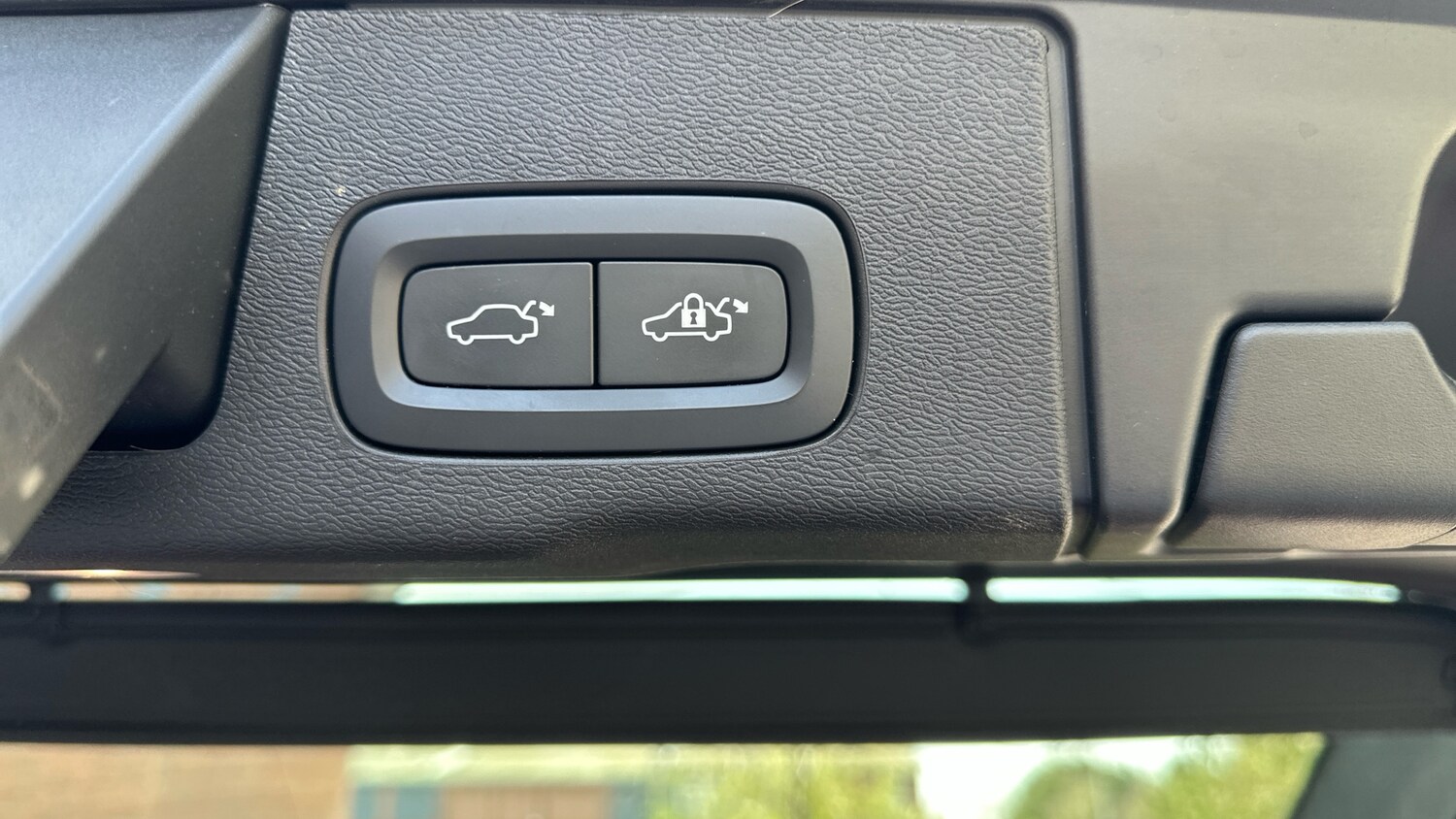 Used Volvo XC60 2022 for sale - 77983859: Photo 33