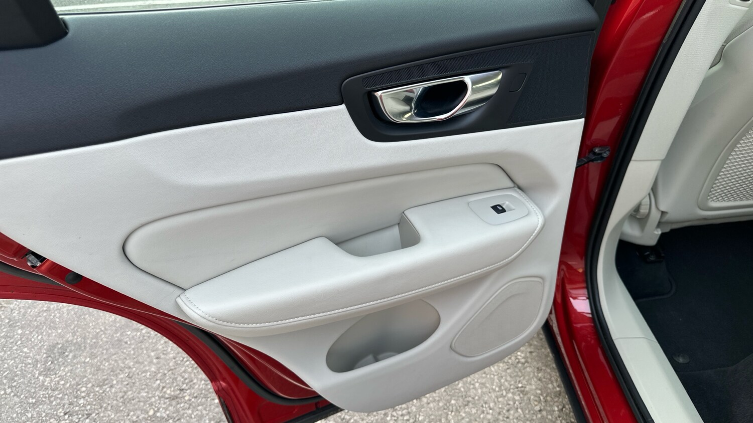 Used Volvo XC60 2022 for sale - 77983859: Photo 41