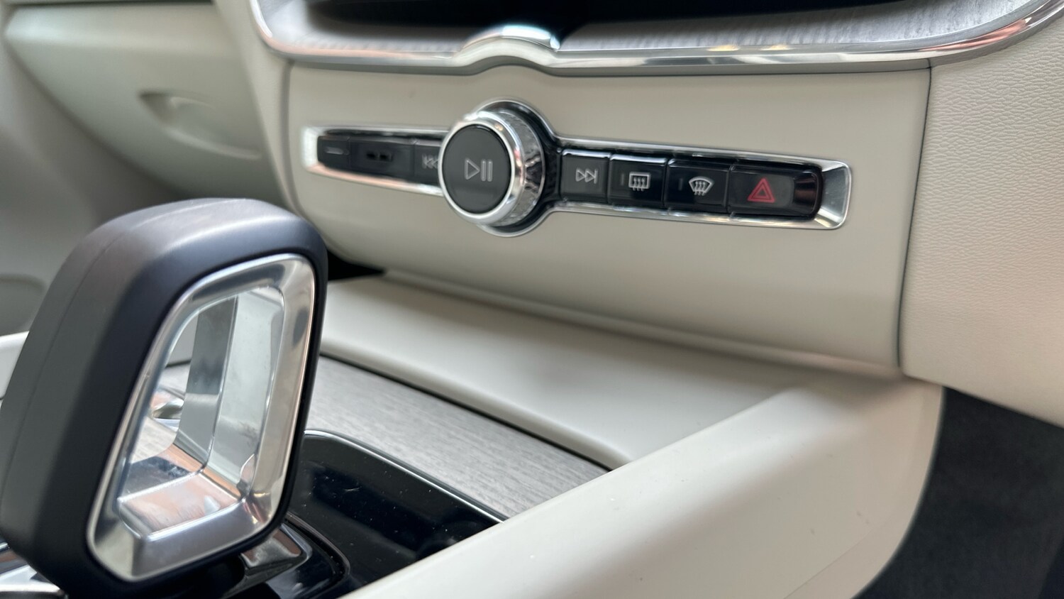 Used Volvo XC60 2022 for sale - 77983859: Photo 48