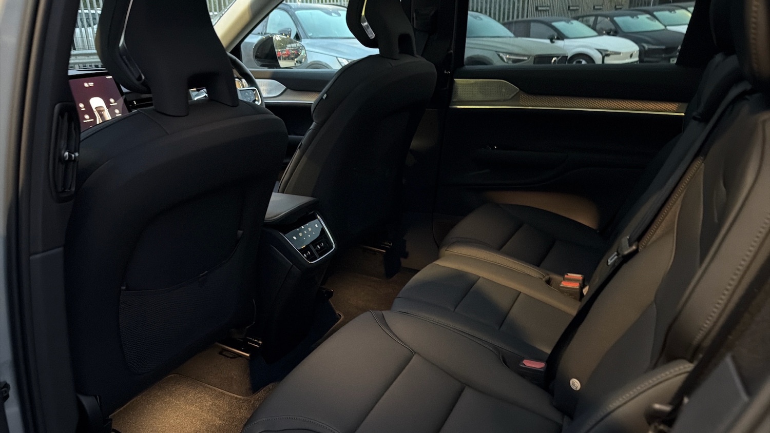 Used Volvo EX90 2025 for sale - 76653201: Photo 10