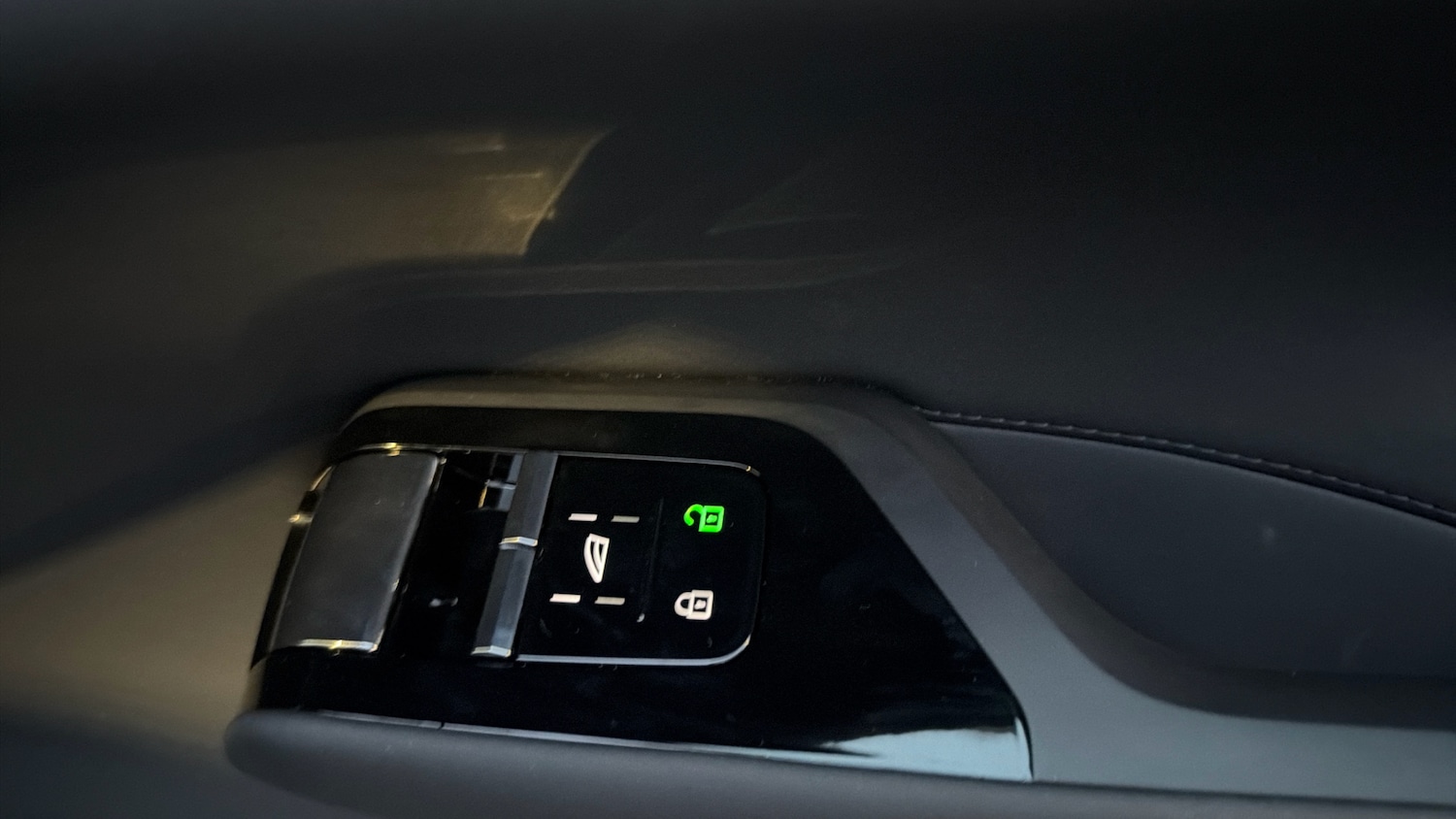 Used Volvo EX90 2025 for sale - 76653201: Photo 15