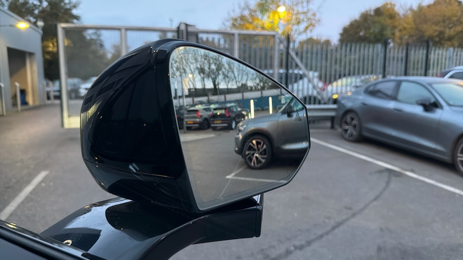 Used Volvo EX90 2025 for sale - 76653201: Photo 31