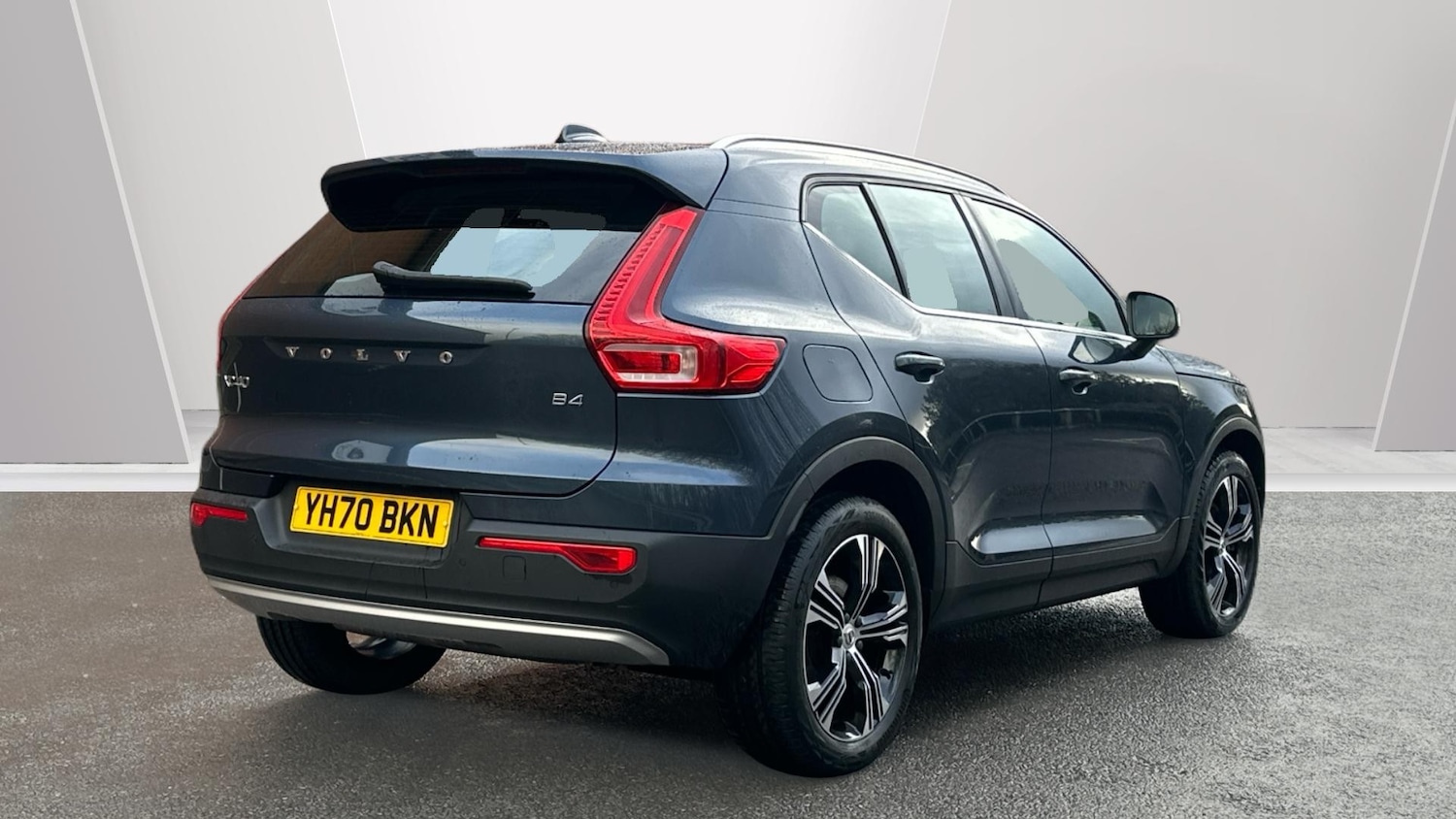 Used Volvo XC40 2020 for sale - 77171074: Photo 2