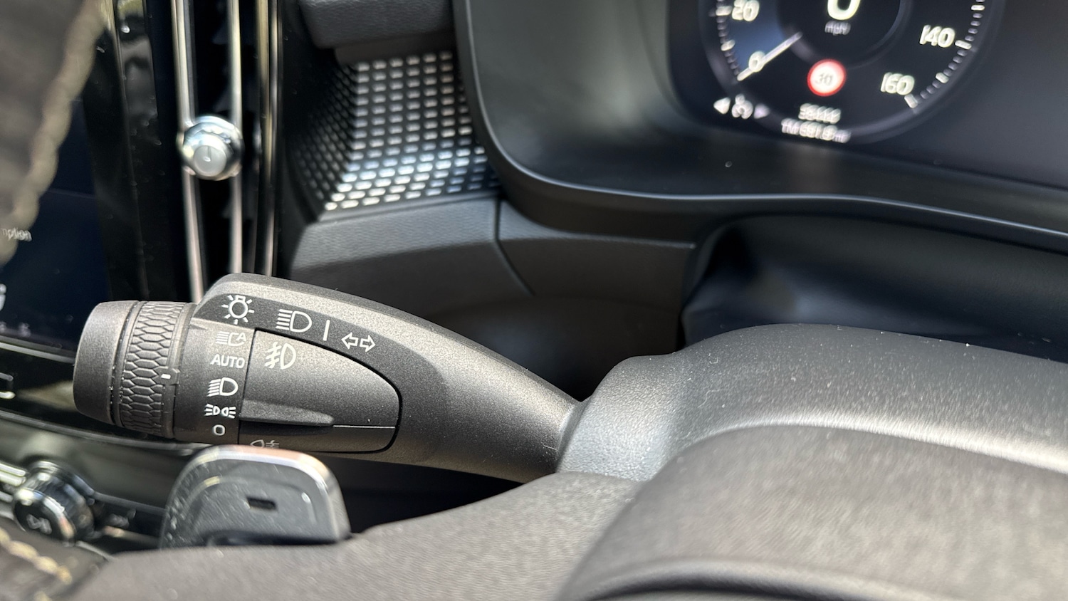 Used Volvo XC40 2019 for sale - 77581936: Photo 35