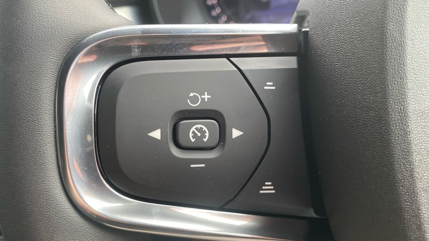 Used Volvo XC40 2025 for sale - 76895204: Photo 19