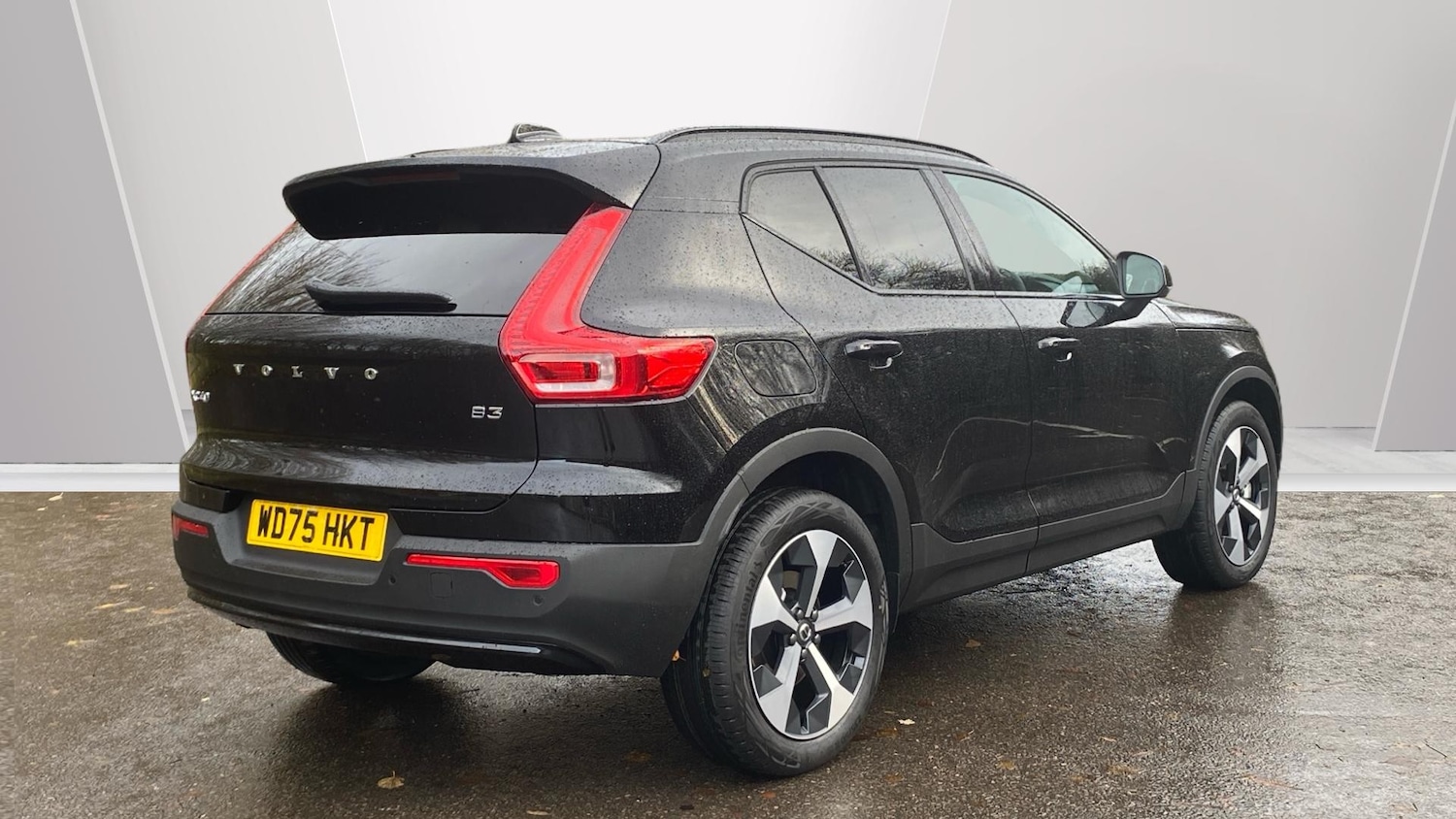 Used Volvo XC40 2025 for sale - 76895204: Photo 2